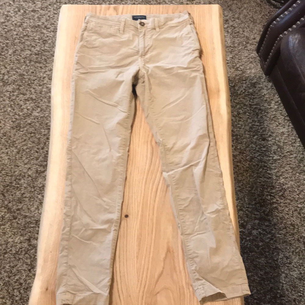 American eagle khakis 30/34 slim fit